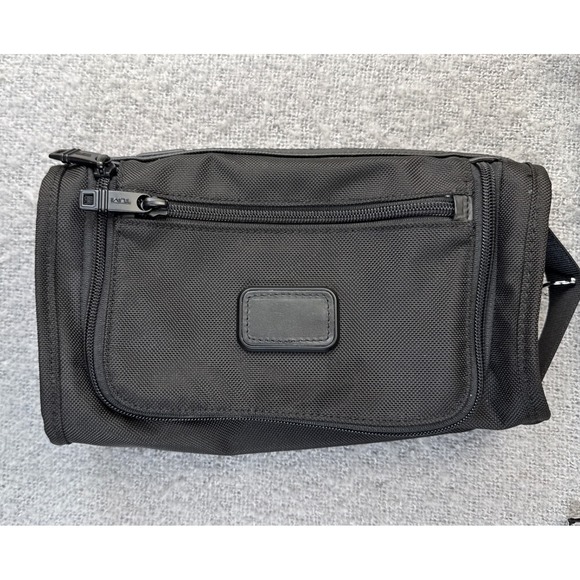 Tumi Black Nylon Travel Kit Dopp Wash Shaving Toiletry Bag Mens Holidays Hotel - Picture 1 of 12